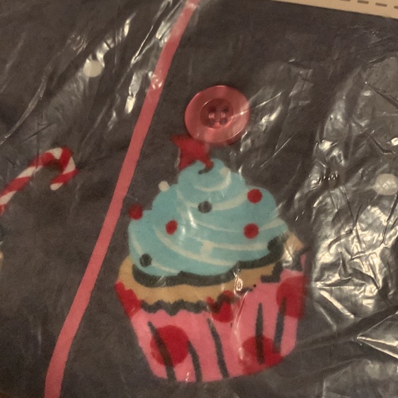 STAR + SKYE - Woman’s 2 Piece Holiday Cupcake Pajamas 🆕 (1X) 🧁🎄 - Picture 5 of 8